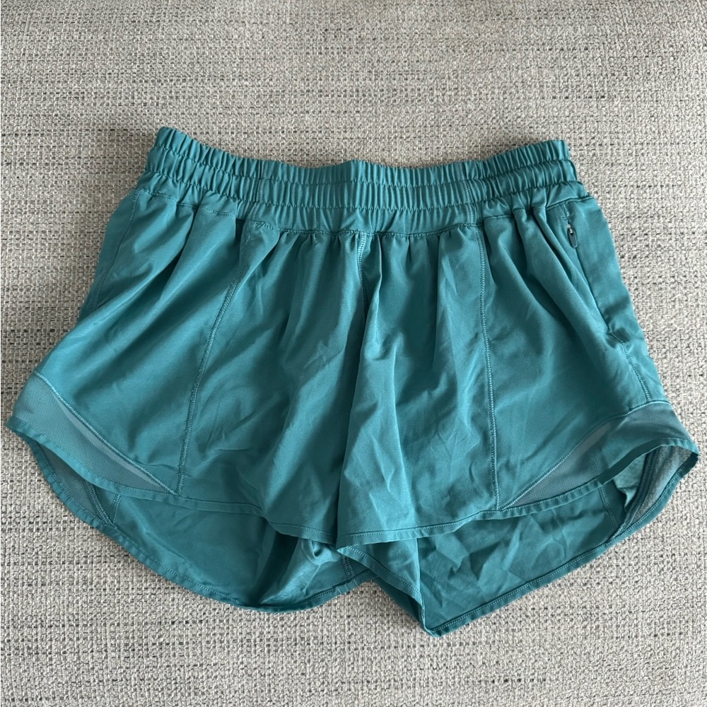Lululemon women’s Hotty Hot Shorts